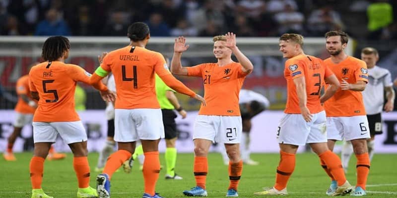 Hà Lan mang biệt danh Cơn lốc màu da cam của châu Âu